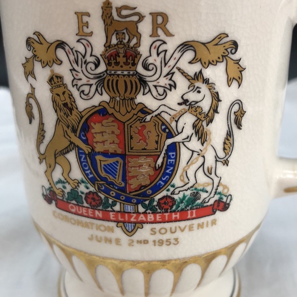 Coronation of Queen Elizabeth II Mug, By Bristol founded in 1652 England, 1953 - Picture 5 of 8